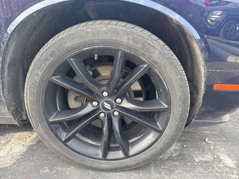 Used 2017 Dodge Challenger SXT Plus image 3