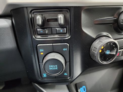 Used 2025 Ford F250 XLT w/ Black Appearance Package image 54