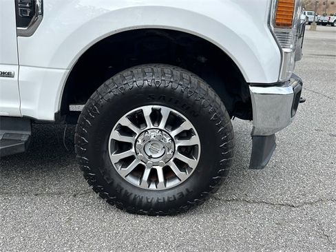 Certified 2021 Ford F250 Lariat w/ Lariat Value Package image 12