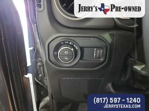 Used 2023 Jeep Gladiator Sport AWD/4WD image 13