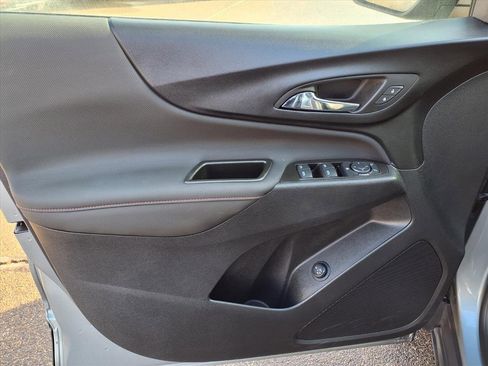 Used 2023 Chevrolet Equinox RS image 17