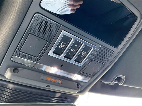 New 2026 Land Rover Discovery Limited Edition image 22