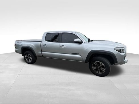 Used 2018 Toyota Tacoma TRD Sport RWD image 17