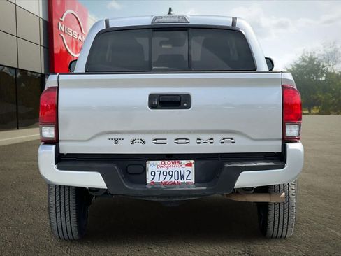 Used 2020 Toyota Tacoma SR w/ SR Convenience Package RWD image 8