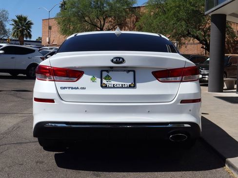 Used 2020 Kia Optima LX image 10