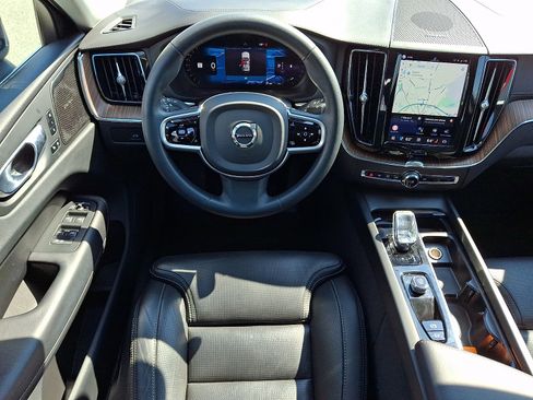 Used 2023 Volvo XC60 B5 Ultimate w/ Climate Package AWD/4WD image 14
