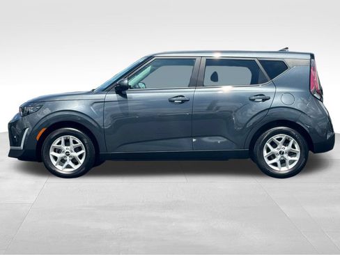 Used 2025 Kia Soul LX w/ LX Technology Package FWD image 4