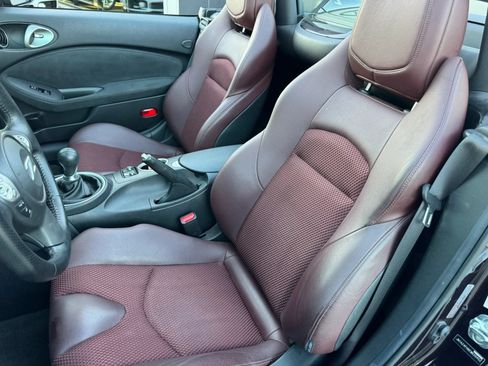 Used 2014 Nissan 370Z Touring w/ Sport Package RWD image 17