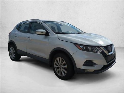 Used 2020 Nissan Rogue Sport SV w/ All-Weather Package FWD image 3