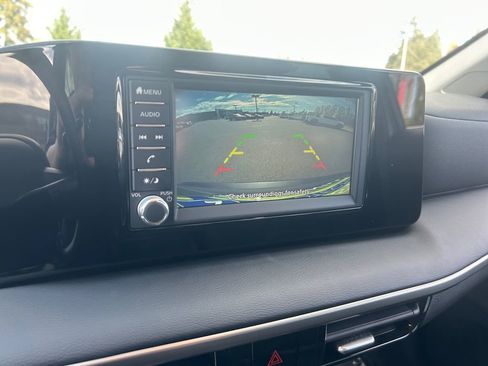 Used 2025 Nissan Kicks S AWD/4WD image 34