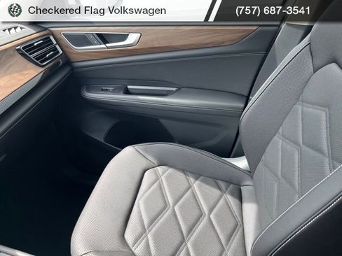 New 2026 Volkswagen Atlas SE image 43