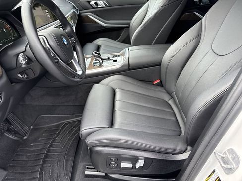 Used 2022 BMW X5 sDrive40i w/ Parking Assistance Package image 9
