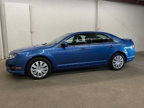 Used 2010 Ford Fusion SE image 1