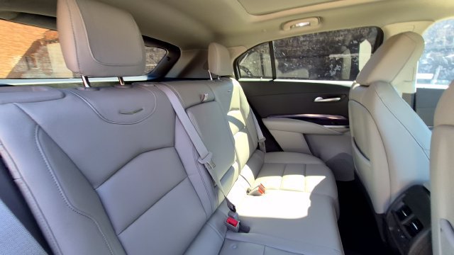 Used 2023 Cadillac XT4 Luxury w/ Cold Weather Package FWD image 14