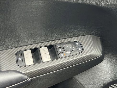 Used 2024 Mitsubishi Outlander SE image 19