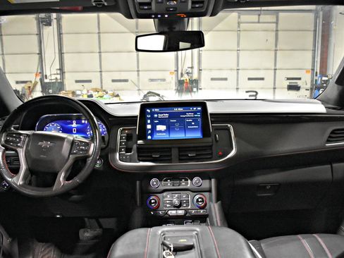 Used 2022 Chevrolet Tahoe RST w/ Luxury Package AWD/4WD image 13