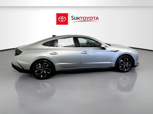 Used 2025 Hyundai Sonata SEL FWD image 2