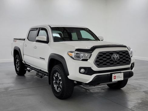 Certified 2023 Toyota Tacoma TRD Off-Road AWD/4WD image 2