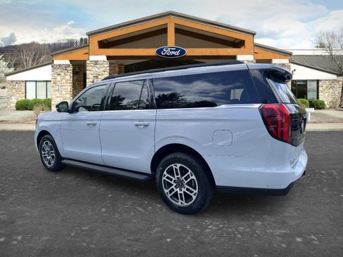 Used 2025 Ford Expedition Max Active AWD/4WD image 6