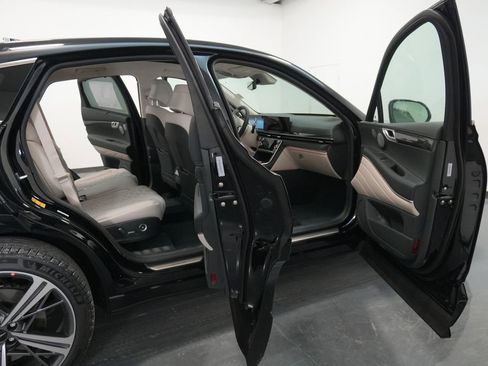 New 2026 Genesis GV80 3.5T e-SC image 36