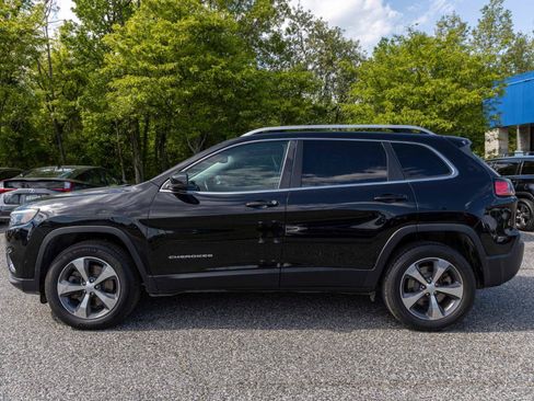 Used 2019 Jeep Cherokee Limited w/ Luxury Group AWD/4WD image 3