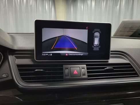 Used 2020 Audi Q5 e Premium Plus w/ Premium Plus Package image 17