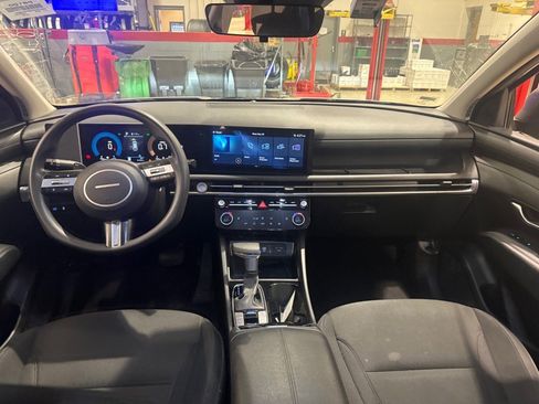 Used 2025 Hyundai Tucson SEL FWD image 16