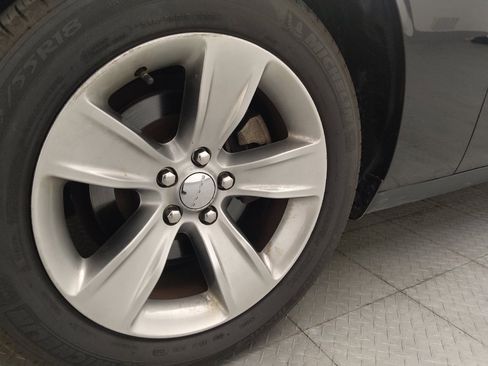 Used 2021 Dodge Challenger SXT RWD image 31