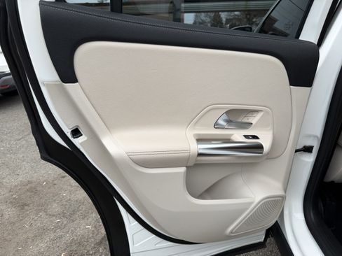 Used 2022 Mercedes-Benz GLA 250 4MATIC w/ Premium Package Lite image 36