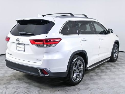 Used 2018 Toyota Highlander Limited Platinum FWD image 30