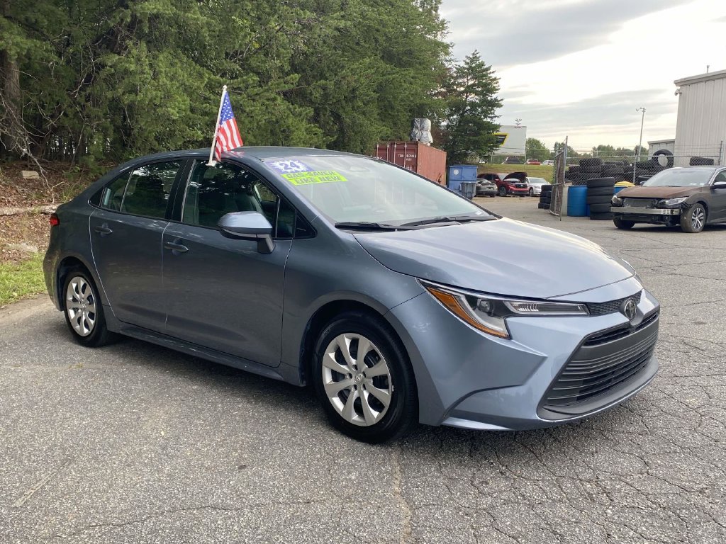 Used 2024 Toyota Corolla LE FWD image 6