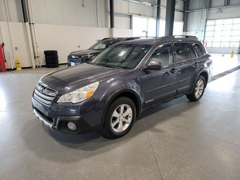 Used 2014 Subaru Outback 2.5i Limited w/ Accessory Value Package (OYS) AWD/4WD image 3