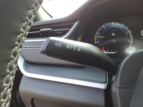 Used 2023 Jeep Grand Cherokee Altitude image 24