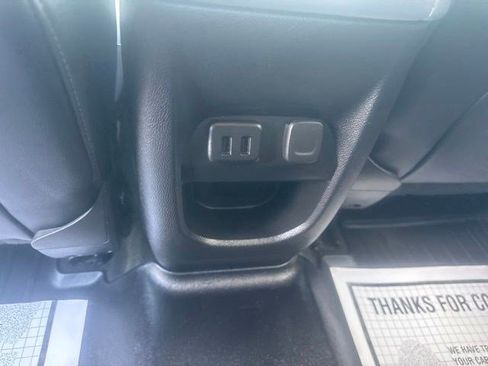 Used 2018 Chevrolet Colorado Z71 AWD/4WD image 14