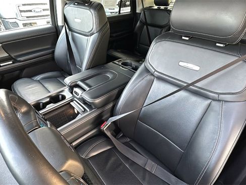 Certified 2025 Ford Expedition Max Platinum image 23