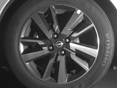 Used 2025 Nissan Versa SV FWD image 12