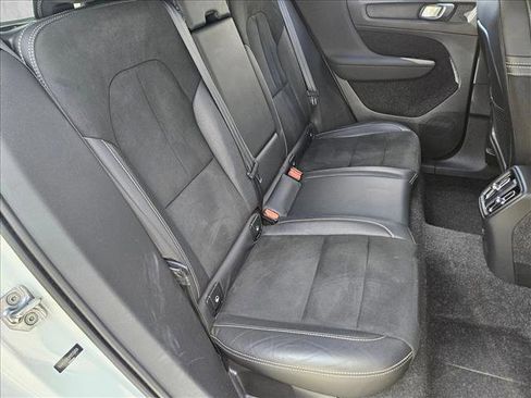 Used 2021 Volvo XC40 P8 Recharge w/ Advanced Package image 19