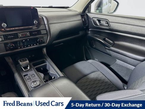 Certified 2024 Nissan Pathfinder S image 23