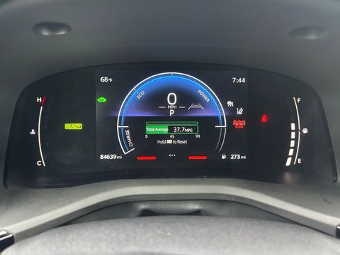 Used 2025 Toyota Camry LE FWD image 8