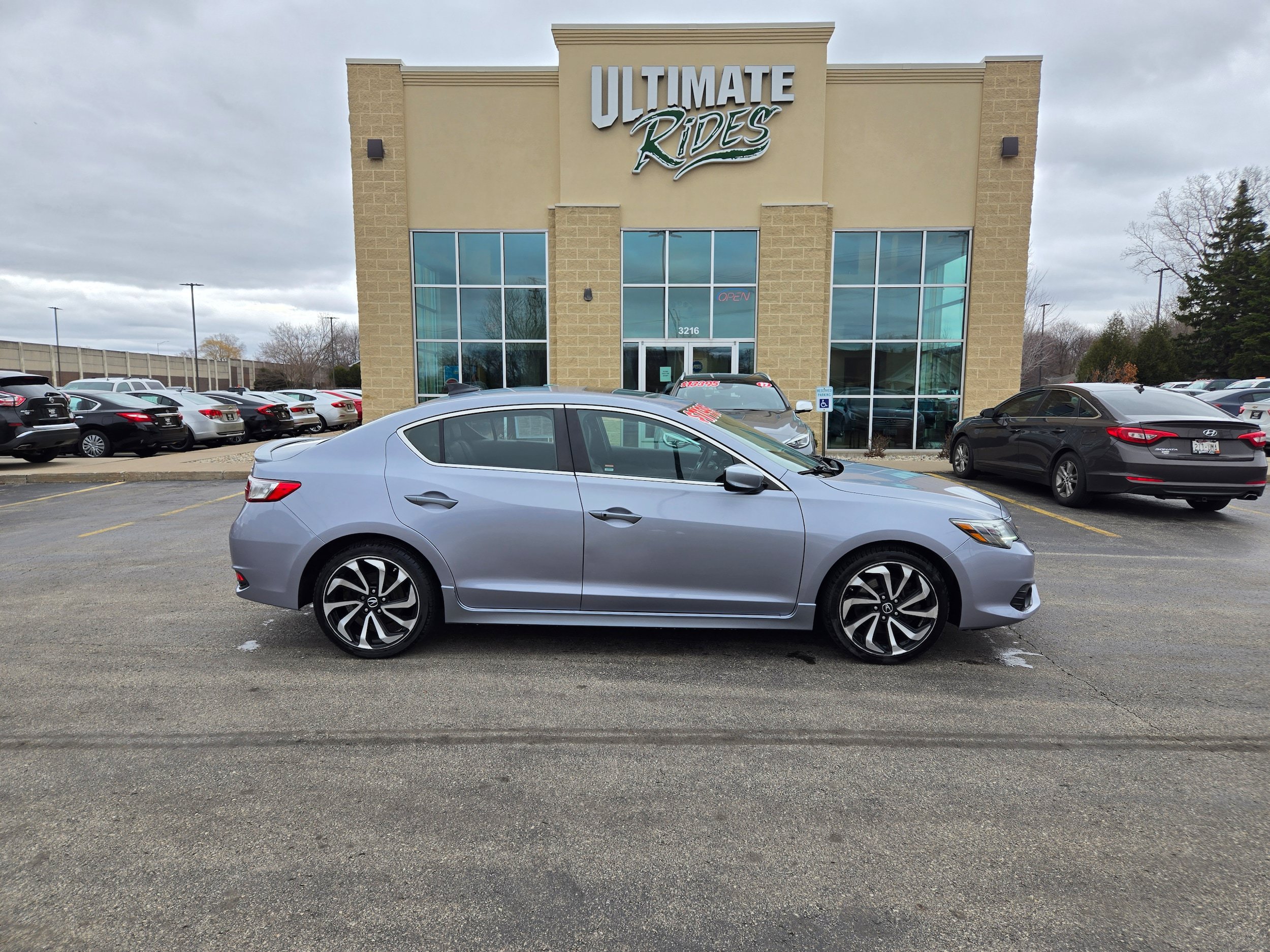 Used 2016 Acura ILX FWD image 1