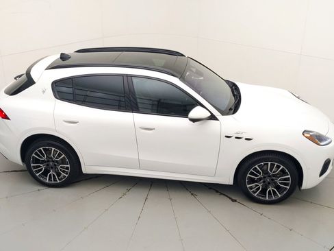 Used 2024 Maserati Grecale GT image 29