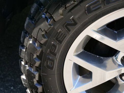 Used 2015 GMC Sierra 1500 SLT w/ SLT Crew Cab Value Package image 40