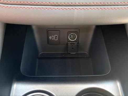 Used 2026 Ford Explorer Active AWD/4WD image 17