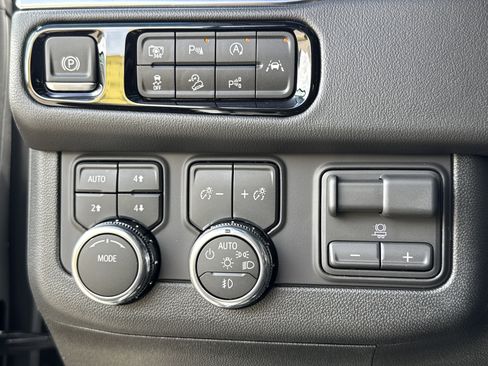 New 2026 GMC Yukon XL Elevation w/ Elevation Premium Package image 18