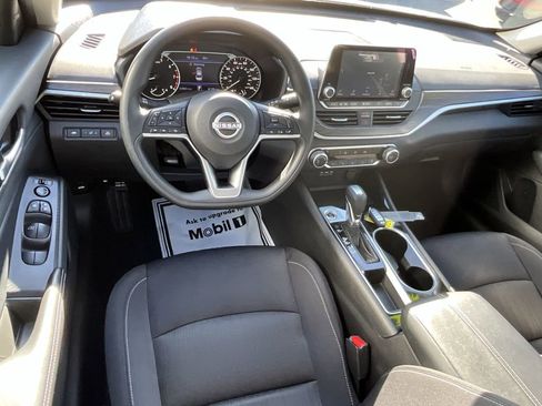 Used 2024 Nissan Altima 2.5 SV image 20