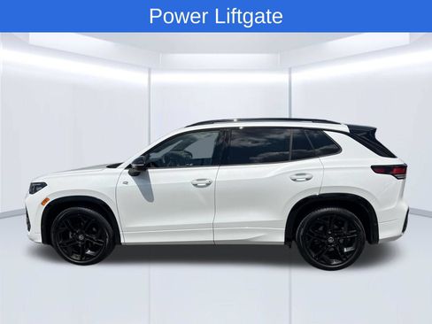 Used 2025 Volkswagen Tiguan SE R-Line FWD image 9