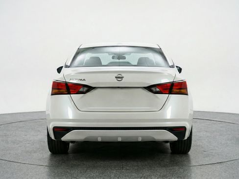 Used 2025 Nissan Altima 2.5 SV image 7