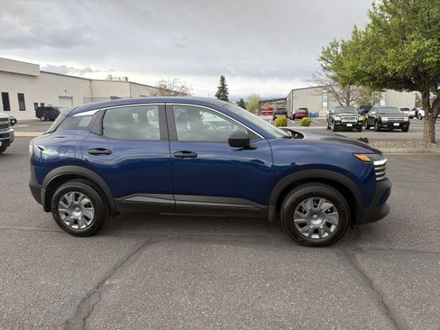Used 2025 Nissan Kicks S AWD/4WD image 4