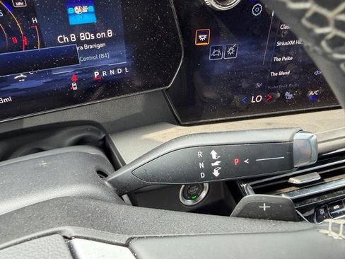 Used 2026 Chevrolet Traverse LT AWD/4WD image 17