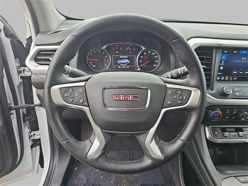 Certified 2023 GMC Acadia SLT w/ Preferred Package image 19